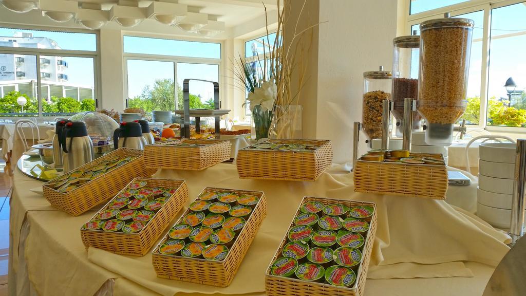 Hotel Delfino Milano Marittima Luaran gambar