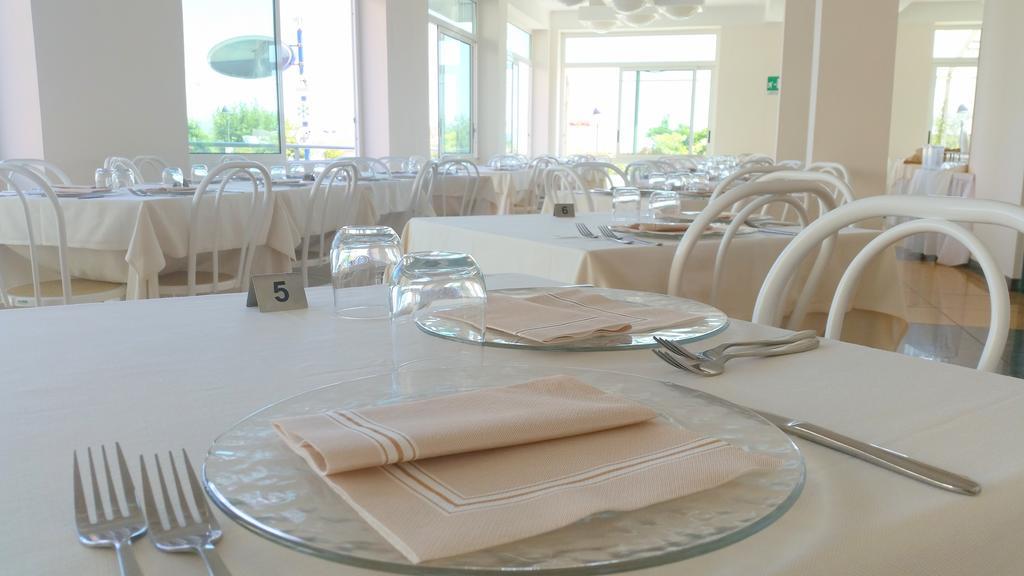 Hotel Delfino Milano Marittima Luaran gambar