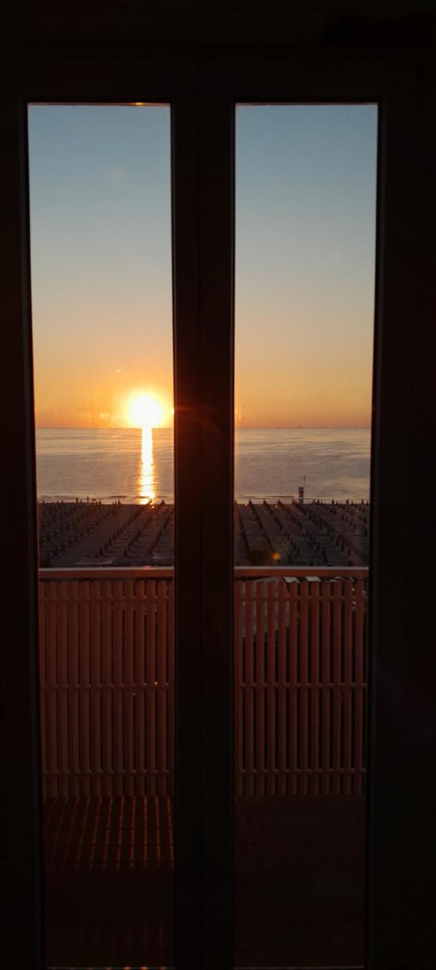 Hotel Delfino Milano Marittima Luaran gambar