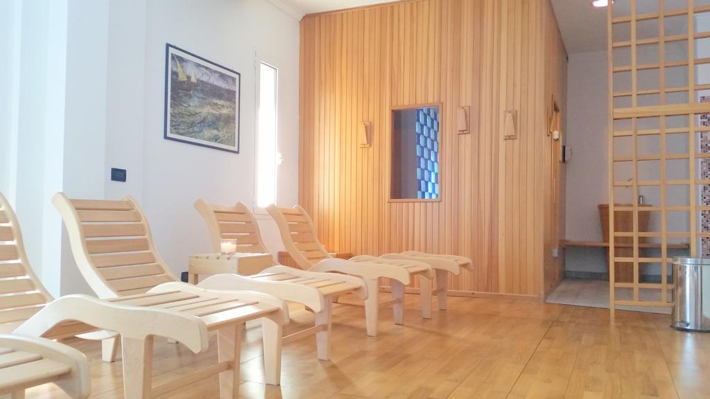 Hotel Delfino Milano Marittima Luaran gambar