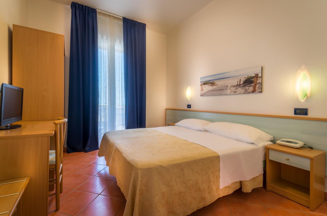 Hotel Delfino Milano Marittima Luaran gambar