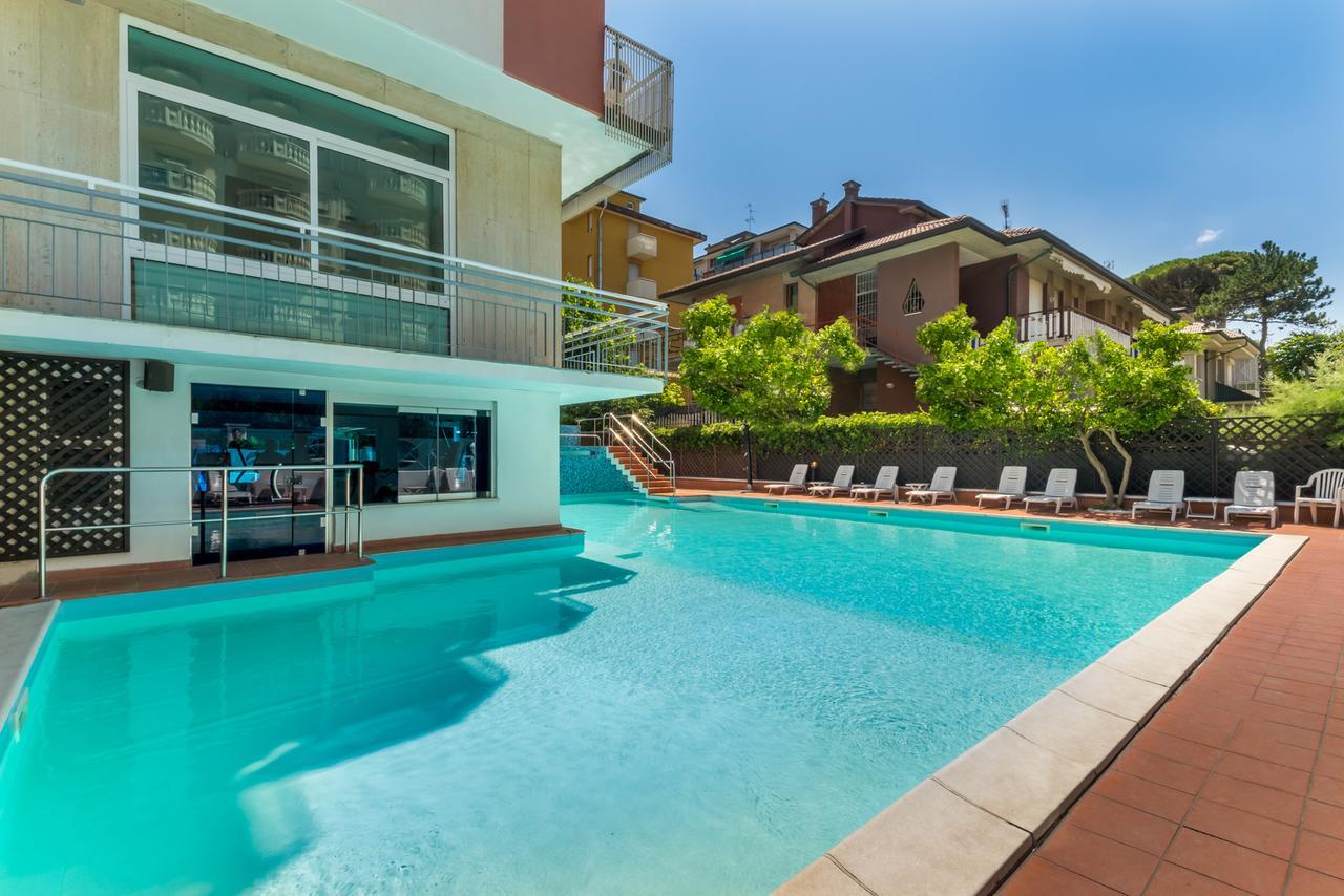 Hotel Delfino Milano Marittima Luaran gambar