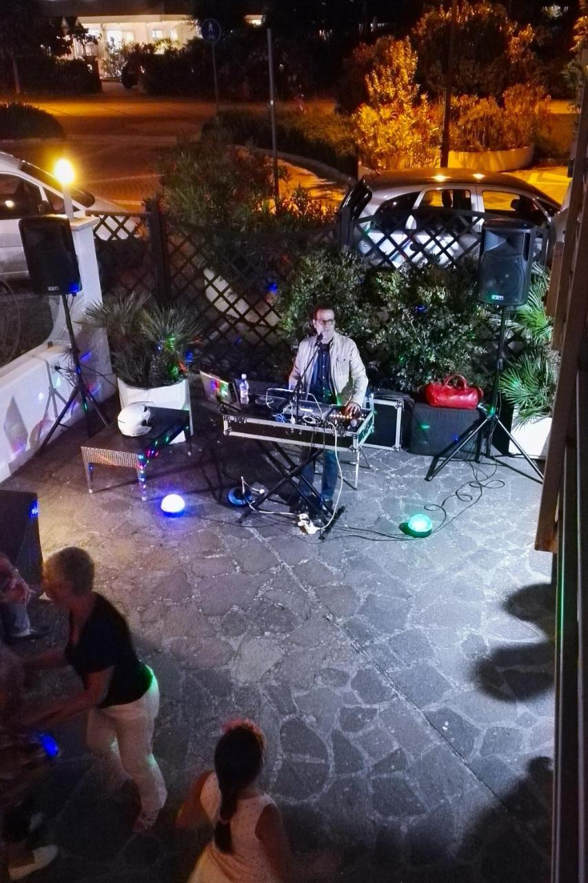 Hotel Delfino Milano Marittima Luaran gambar