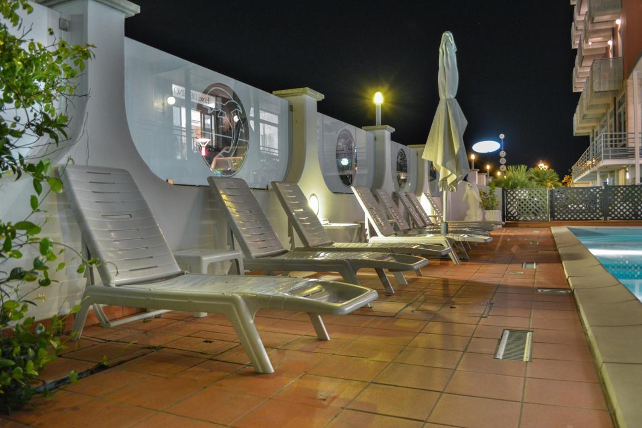 Hotel Delfino Milano Marittima Luaran gambar